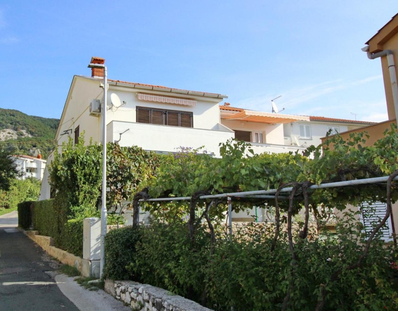 Apartments Kucar Baška Екстериор снимка